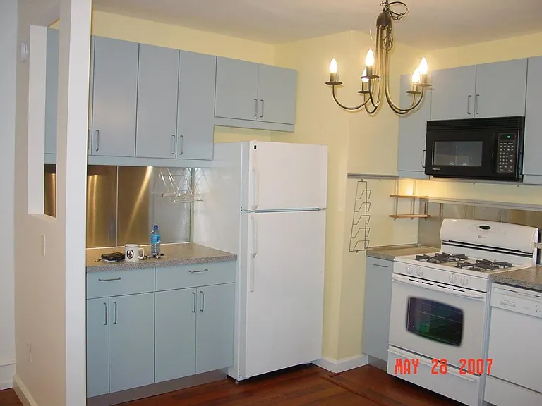 4330 Pine St #3 — Photo 12