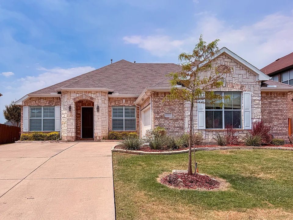 2311 Collin Dr