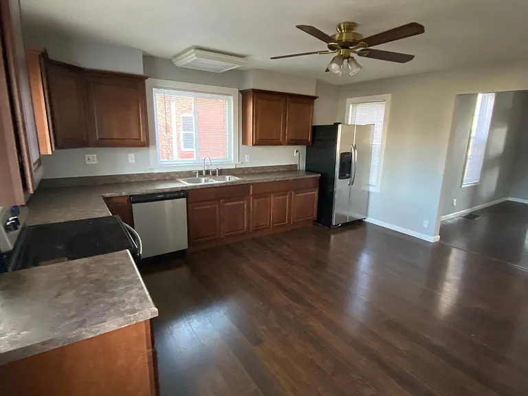 204 E Hanover St — Photo 8