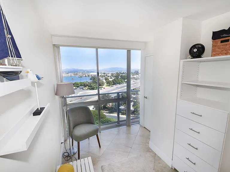 1820 Avenida Del Mundo #805 — Photo 25