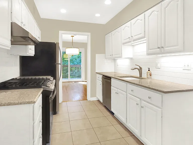 6338 Montrose Rd — Photo 8