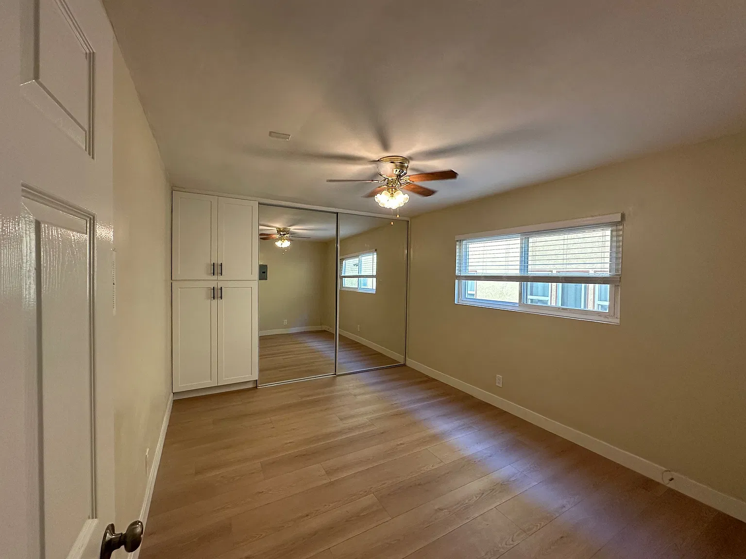 1 bed, 700 sqft, $2,100 — Photo 3
