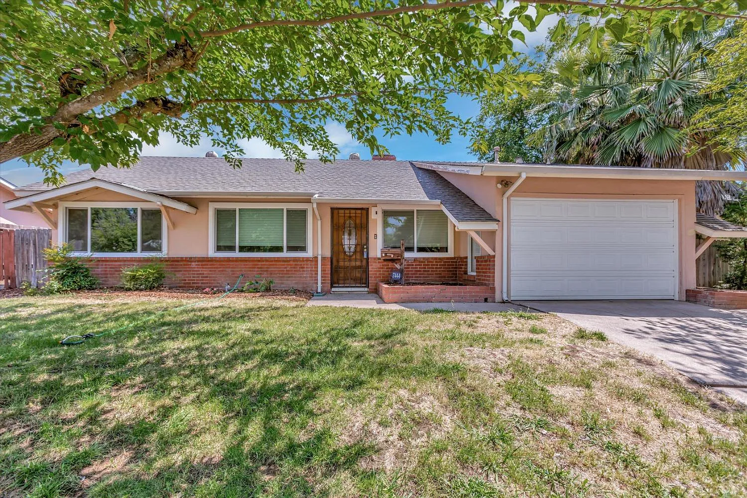 7444 Rollingwood Blvd photo 1