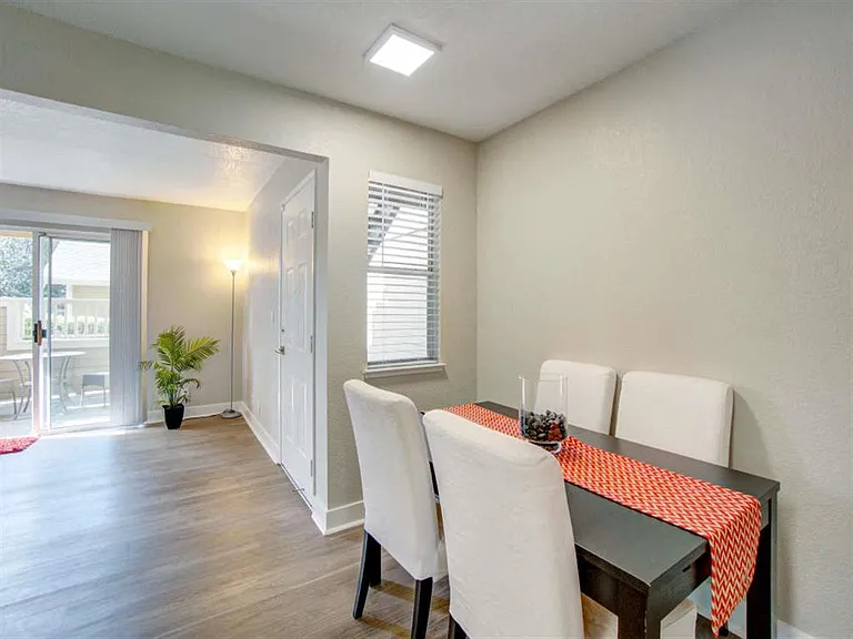 Terra House Apartments — Photo 10