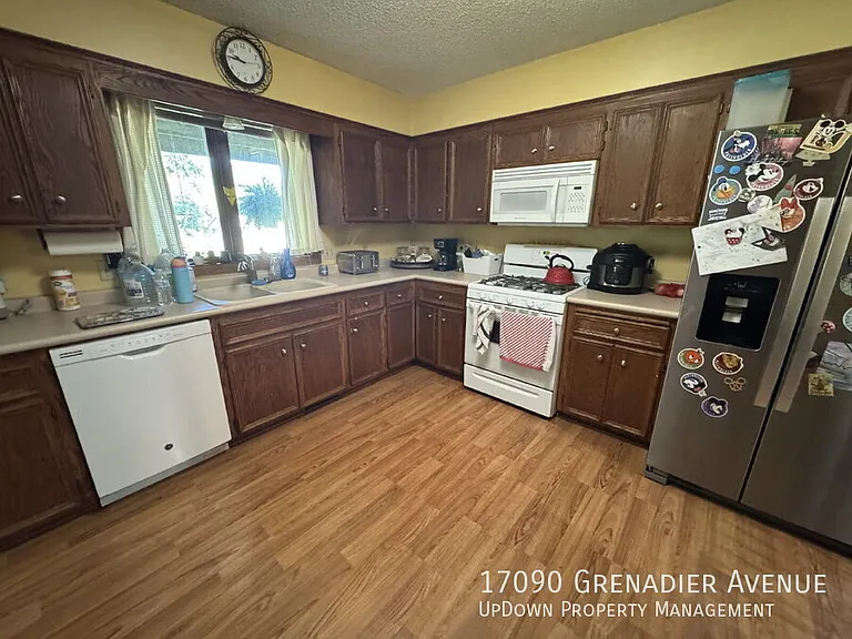 17090 Grenadier Ave — Photo 6