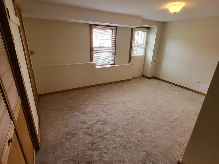 84 Village Ln — Photo 9