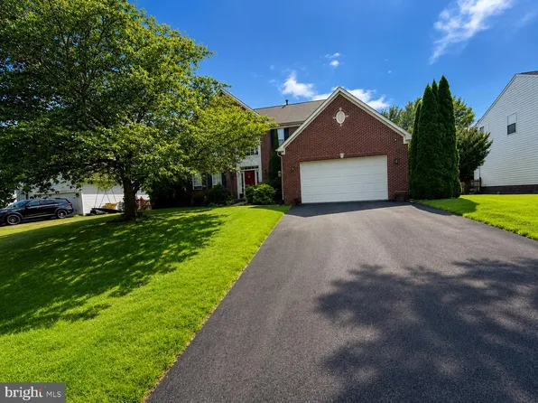 183 Pebble Beach Dr, Charles Town, WV 25414