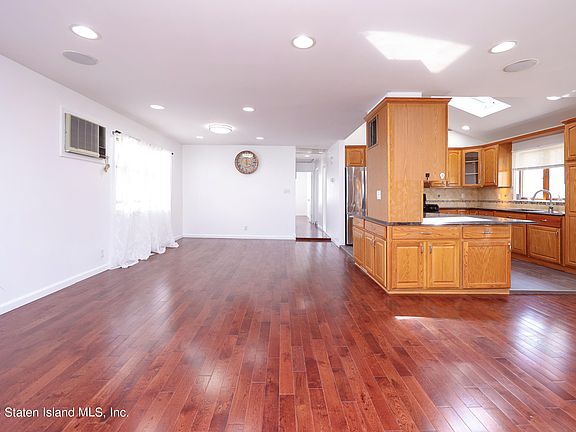 2nd image of 548 Naughton Ave