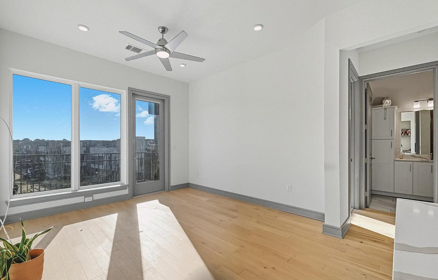 2 bed, 1151 sqft, $2,000 — Photo 3