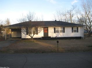 303 Polk St N, Mena, AR 71953