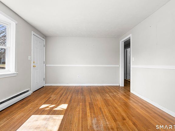 3rd image of 17 Dune Rd