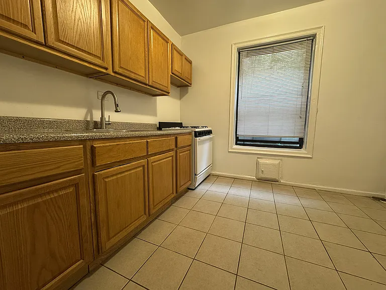 3215-3217 Hull Ave #2A — Photo 20