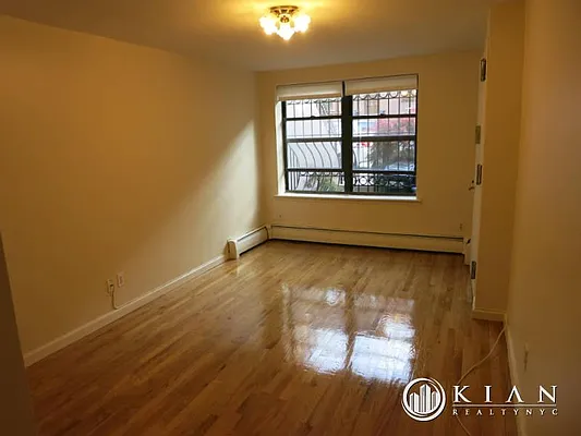 Rented by Kian Realty | media 11