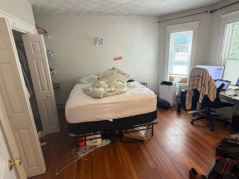35 Rogers Ave — Photo 26