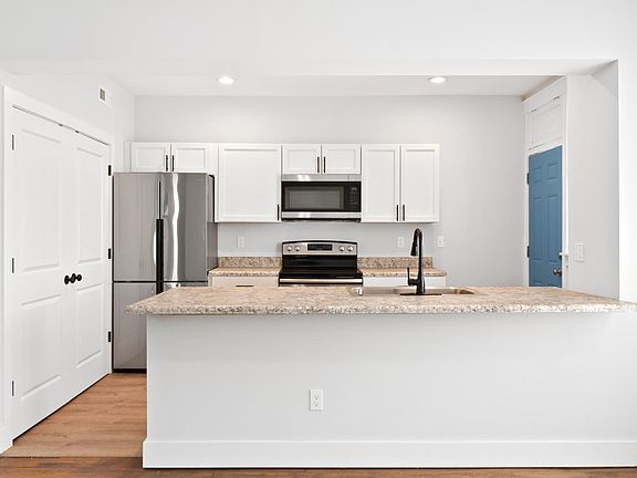 3rd image of 5804 Cates Ave #3