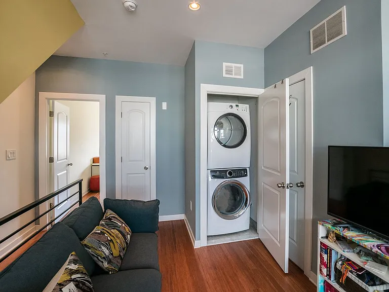 1834 Poplar St #2 — Photo 19
