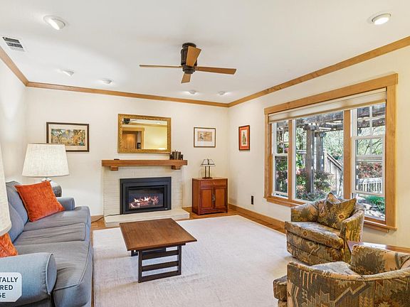 4th image of 1143 Hudson Avenue