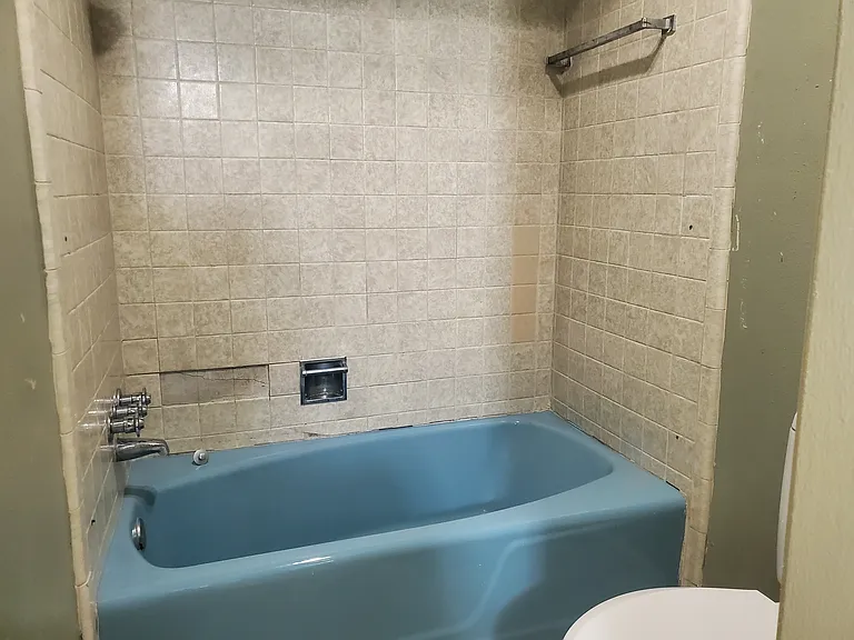 8527 Glenaire St — Photo 12
