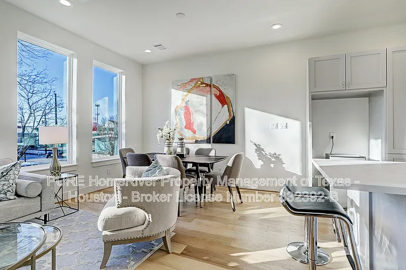 3 bed, 3.0 bath, 1434 sqft, $2,395 — Photo 3