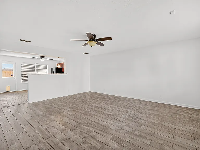 407 Arapaho Dr — Photo 5