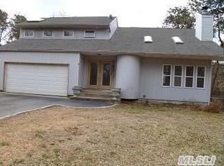 9 Yale Rd, East Patchogue, NY 11772