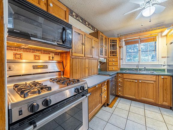 5th image of 704 S 24th St