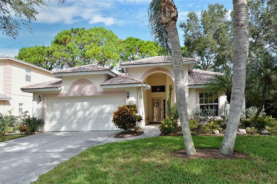 1st image of 9571 Knightsbridge Cir
