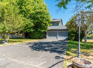 168 NW Captain Ct, Oak Harbor, WA 98277