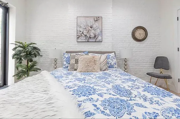 Rented by Real Street Inc | media 10