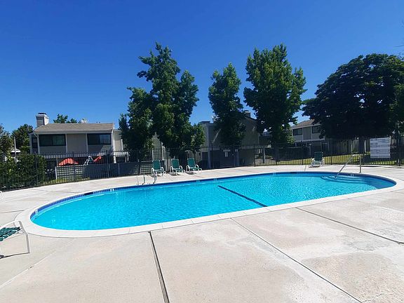 3rd image of 27104 Hidaway Ave Unit 1
