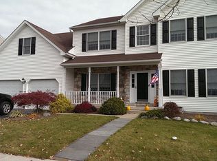 9 Country Side Ct, Easton, PA 18045
