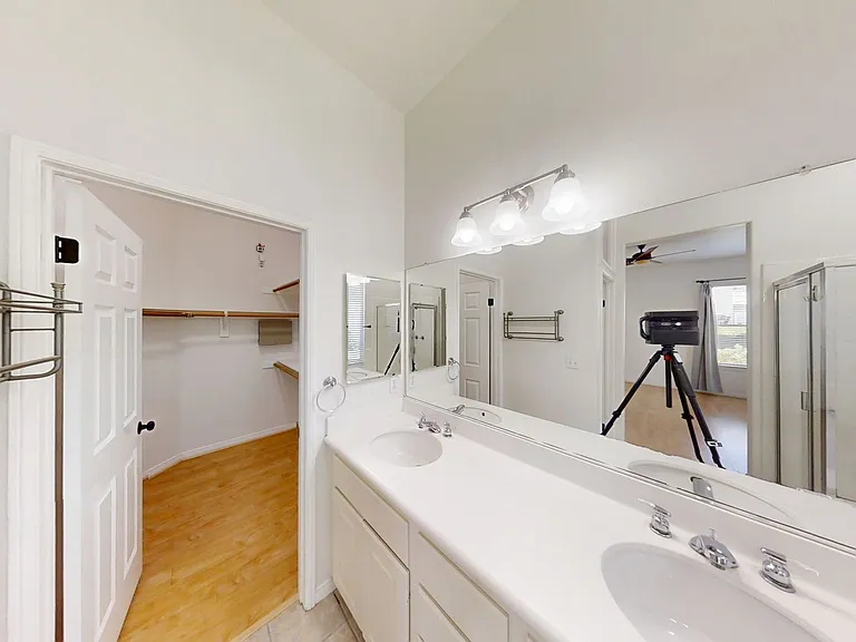 36248 Village Rd — Photo 5