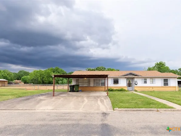 603 S Terry St, Cuero, TX 77954