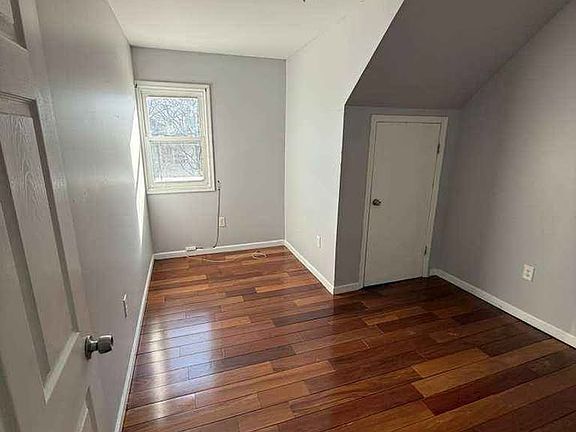 4th image of 146 W End Ave Floor 3
