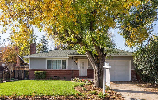 221 Grape St photo 1