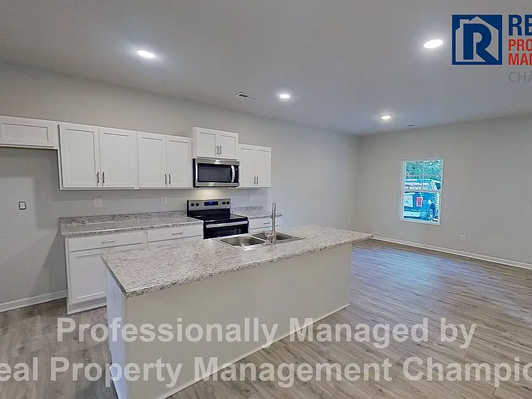 460 Maides Ave — Photo 5