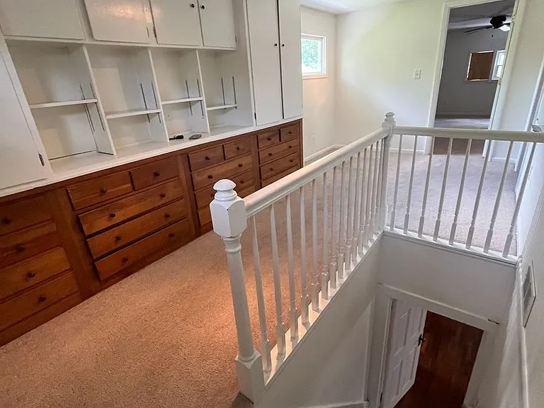 1005 E Wylie St — Photo 21