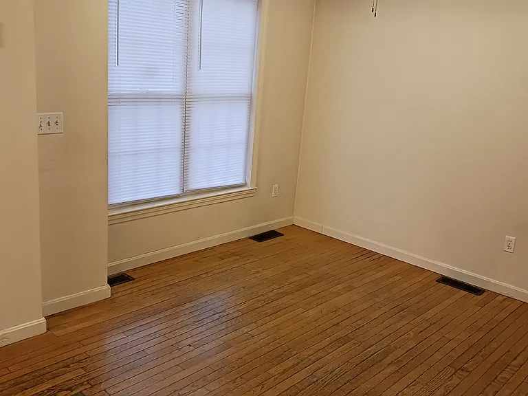 102-104 Pond St — Photo 13