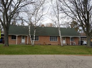 5129 Wardcliff Dr, East Lansing, MI 48823