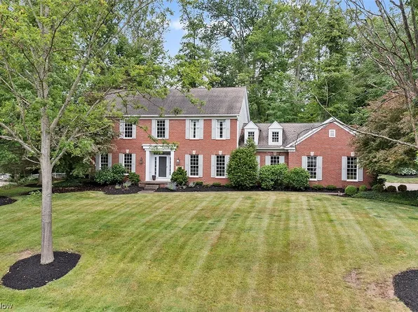 7586 Hudson Park Dr, Hudson, OH 44236