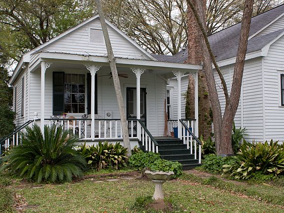 4th image of 8077 Saint Claude Dr