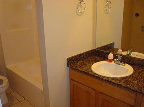 4th image of 1100C Century Oaks Dr