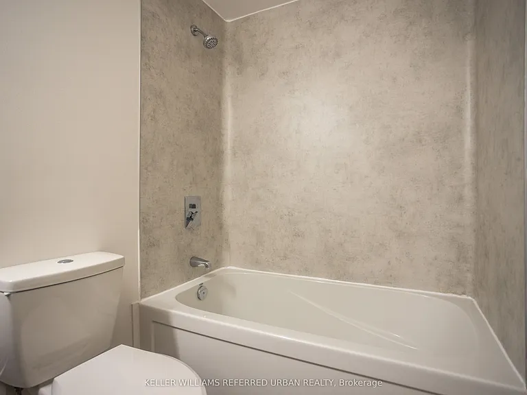 325 University Ave W #203 — Photo 4