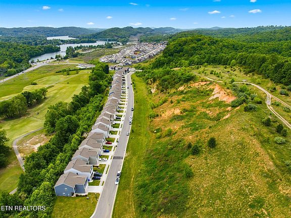 4th image of Harbour Pointe