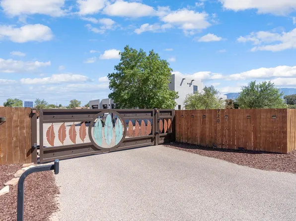 720 Barbara Christianson Ln, Corrales, NM 87048