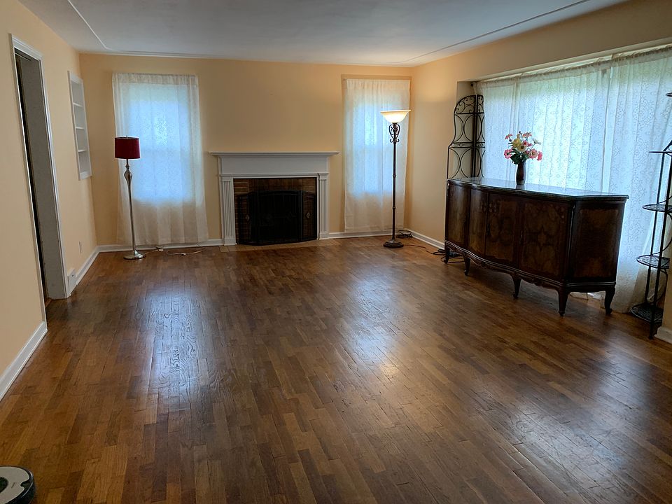 1st image of 547 Dwillard Dr