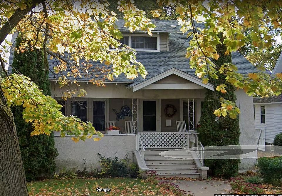 2nd image of 1117 6th Ave S