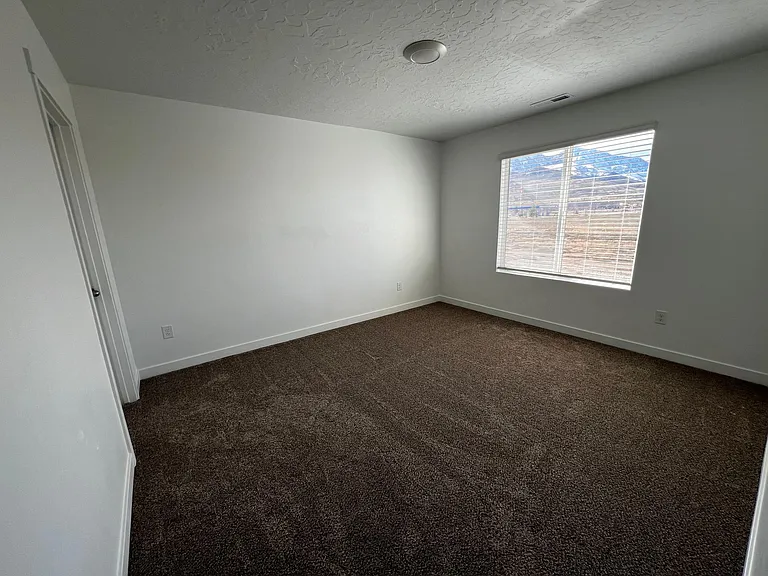 1057 W Fox Run Ave — Photo 8