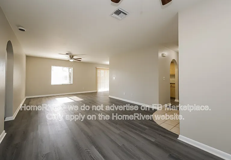3716 SW 6th Pl — Photo 4