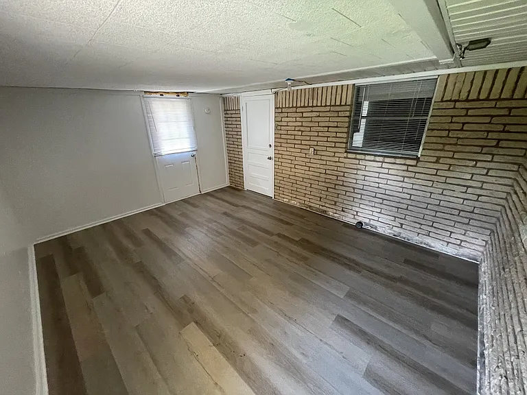 305 Midway Dr — Photo 17